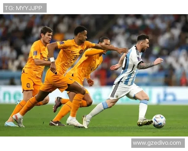 足球传奇14号：从青年才俊到全球偶像的辉煌之路