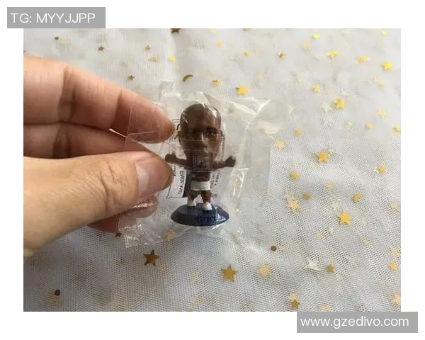 阿森纳足球明星人偶背后的故事与制作过程揭秘